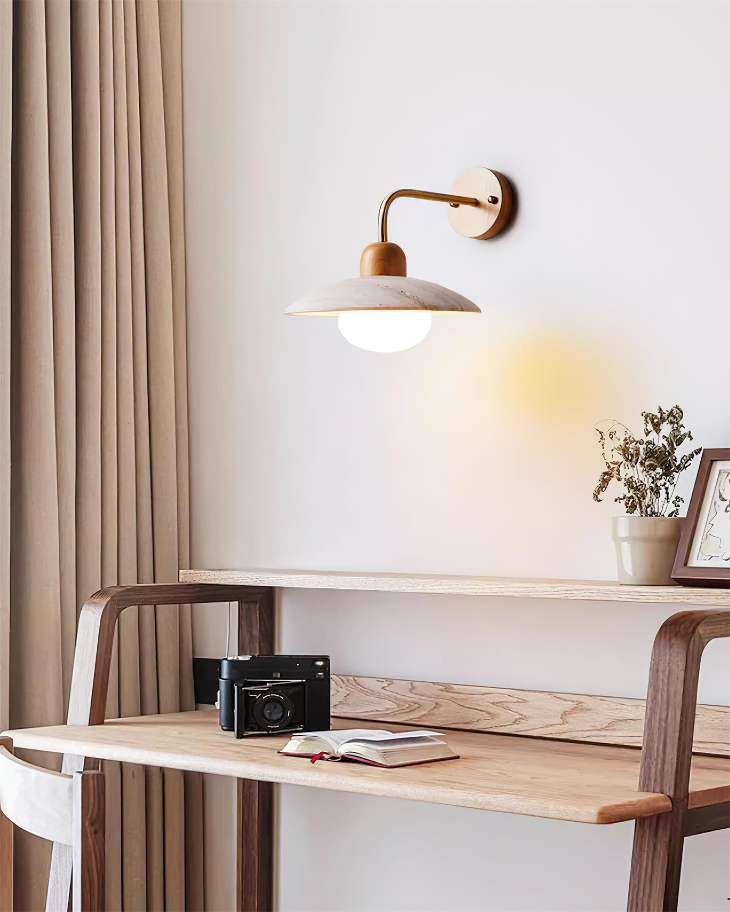 Lampada Da Parete Carolia in Travertino Giallo e Legno, Design Elegante e Moderno