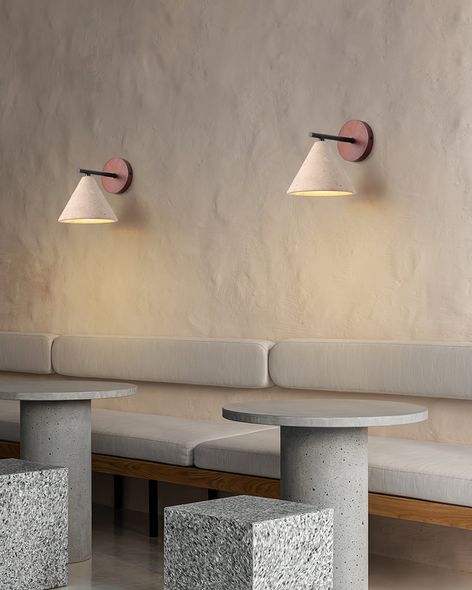Lampada Da Parete Elegante In Travertino - Design Rustico E Illuminazione Calda