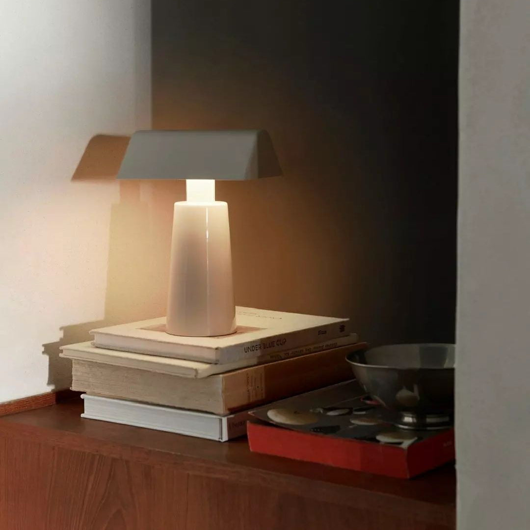 Lampada Da Tavolo Caret - Design Moderno con Luce LED e Porta USB Integrata