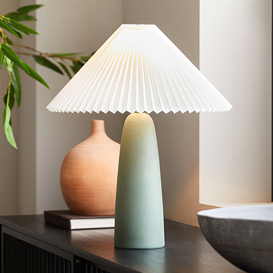 Lampada da Tavolo Elegante in Ceramica con Paralume Pieghettato – Beige e Verde, Stile Moderno, Dimensioni Ø 30cm x H 31cm / Ø 40cm x H 51cm