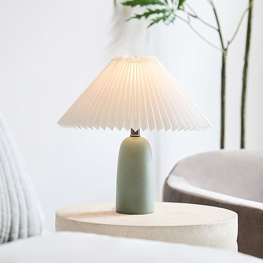 Lampada da Tavolo Elegante in Ceramica con Paralume Pieghettato – Beige e Verde, Stile Moderno, Dimensioni Ø 30cm x H 31cm / Ø 40cm x H 51cm