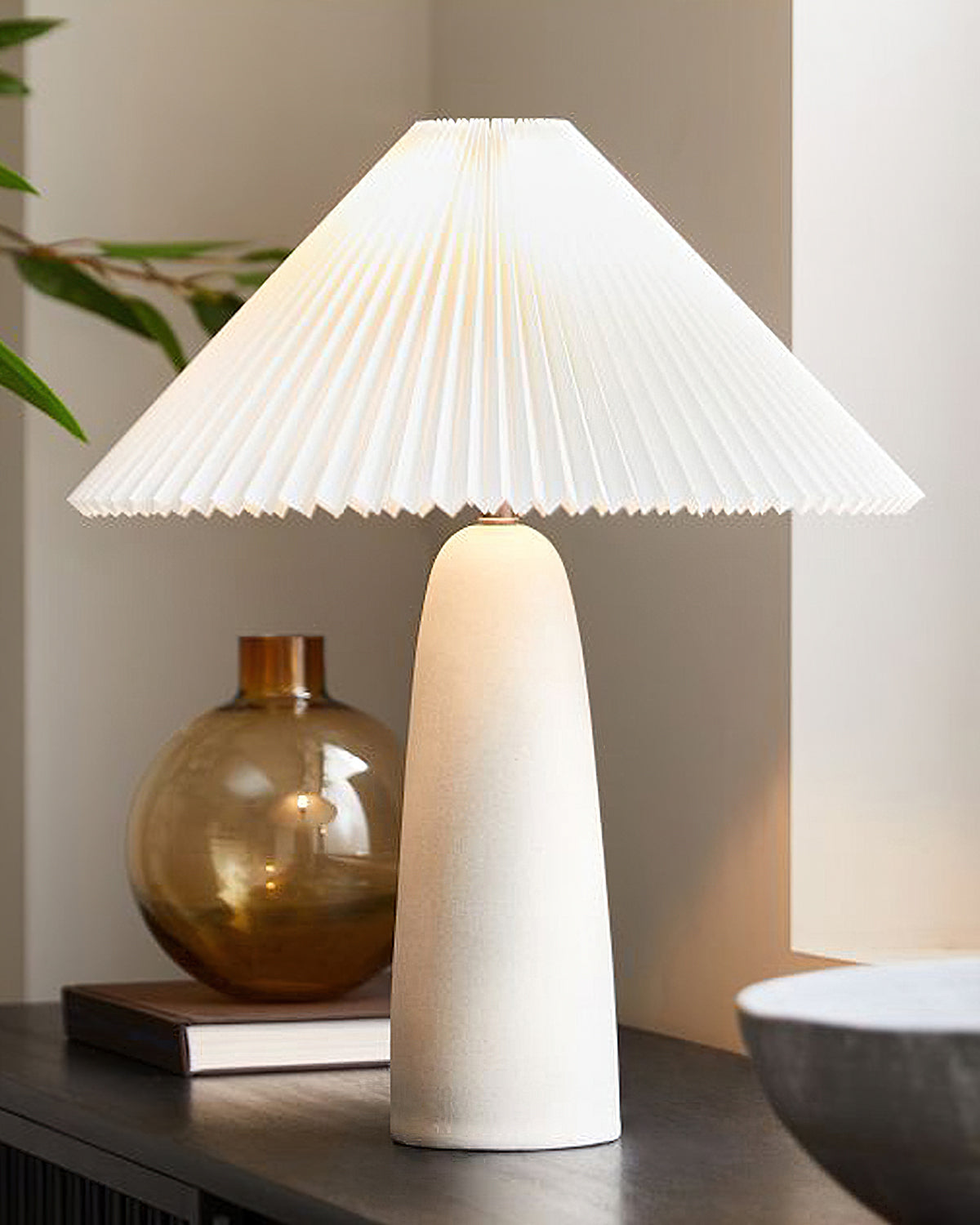 Lampada da Tavolo Elegante in Ceramica con Paralume Pieghettato – Beige e Verde, Stile Moderno, Dimensioni Ø 30cm x H 31cm / Ø 40cm x H 51cm