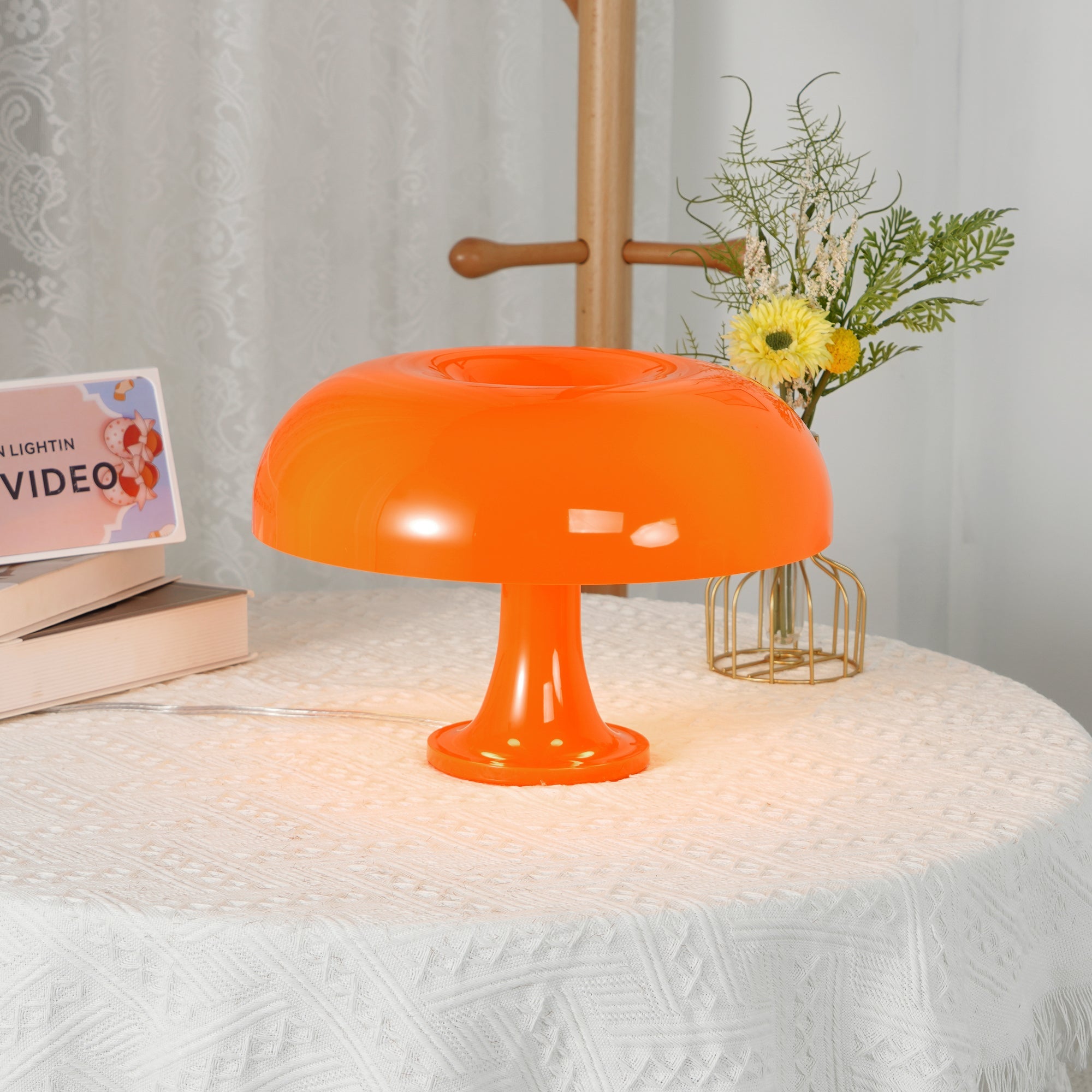 Lampada da Tavolo Nesso in Plastica Termoplastica – Design Moderno Bianco e Arancione, Diametro 32 cm, Compatibile con Lampadine E14