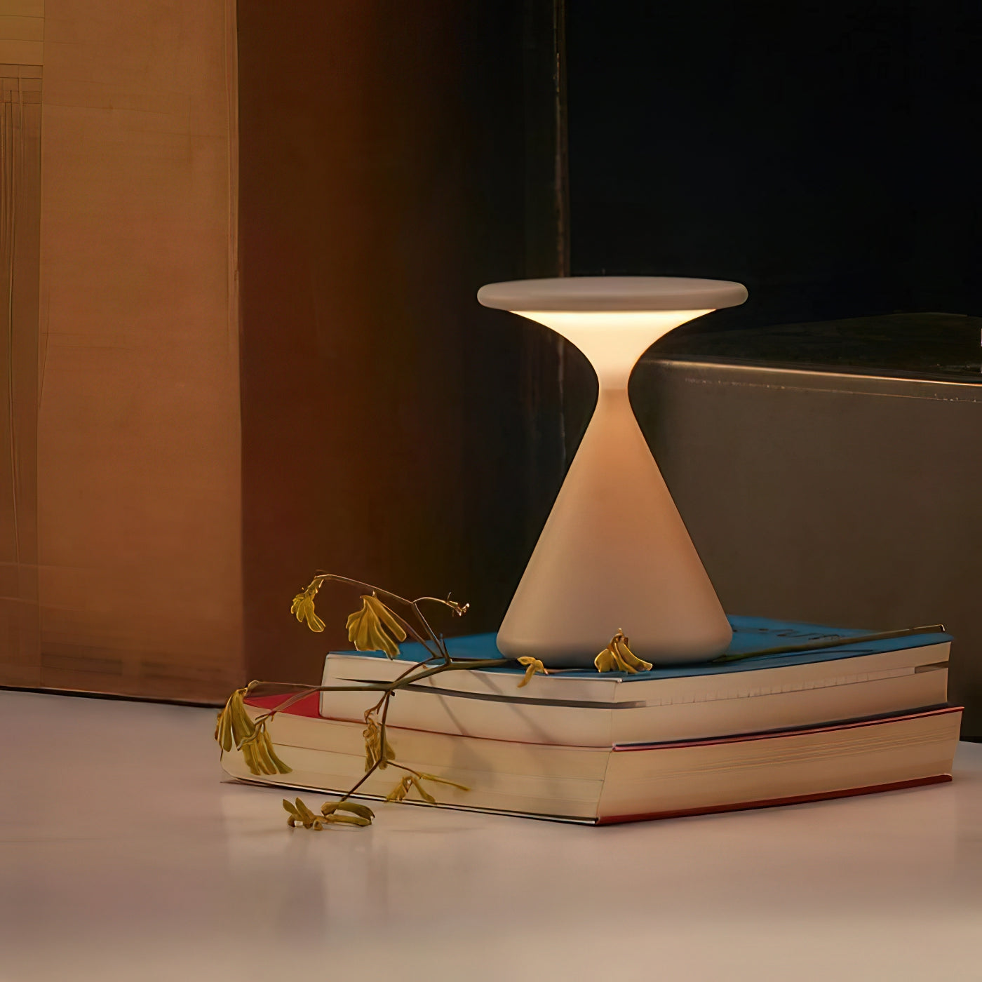 Lampada da Tavolo Senza Fili Atmosfera con Batteria Integrata – Design Moderno e Illuminazione Regolabile per Interni ed Esterni