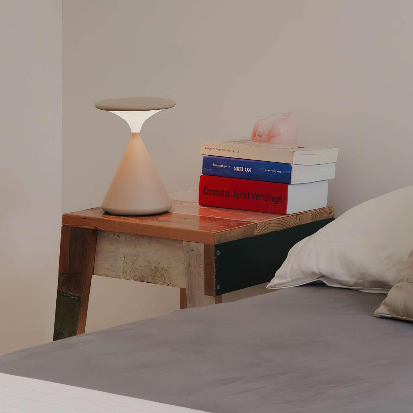 Lampada da Tavolo Senza Fili Atmosfera con Batteria Integrata – Design Moderno e Illuminazione Regolabile per Interni ed Esterni
