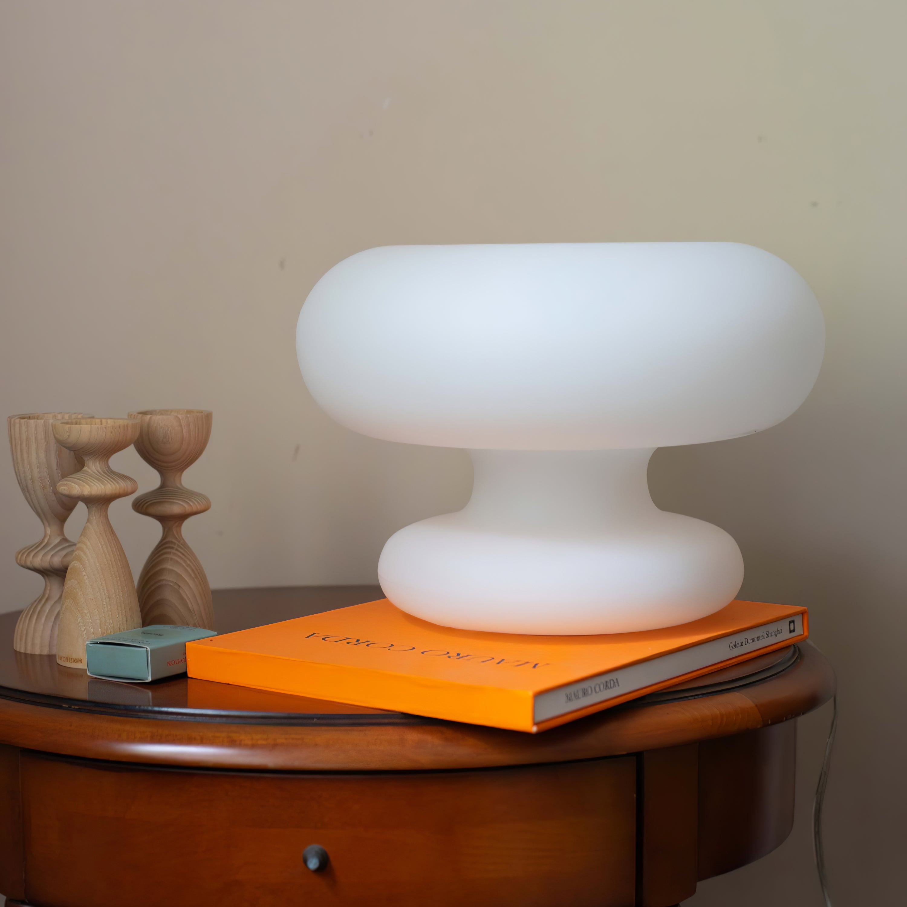Lampada da Tavolo a Forma di Ciambella in Vetro Satinato – Design Moderno per Illuminazione Interna, Bianco, 28 cm