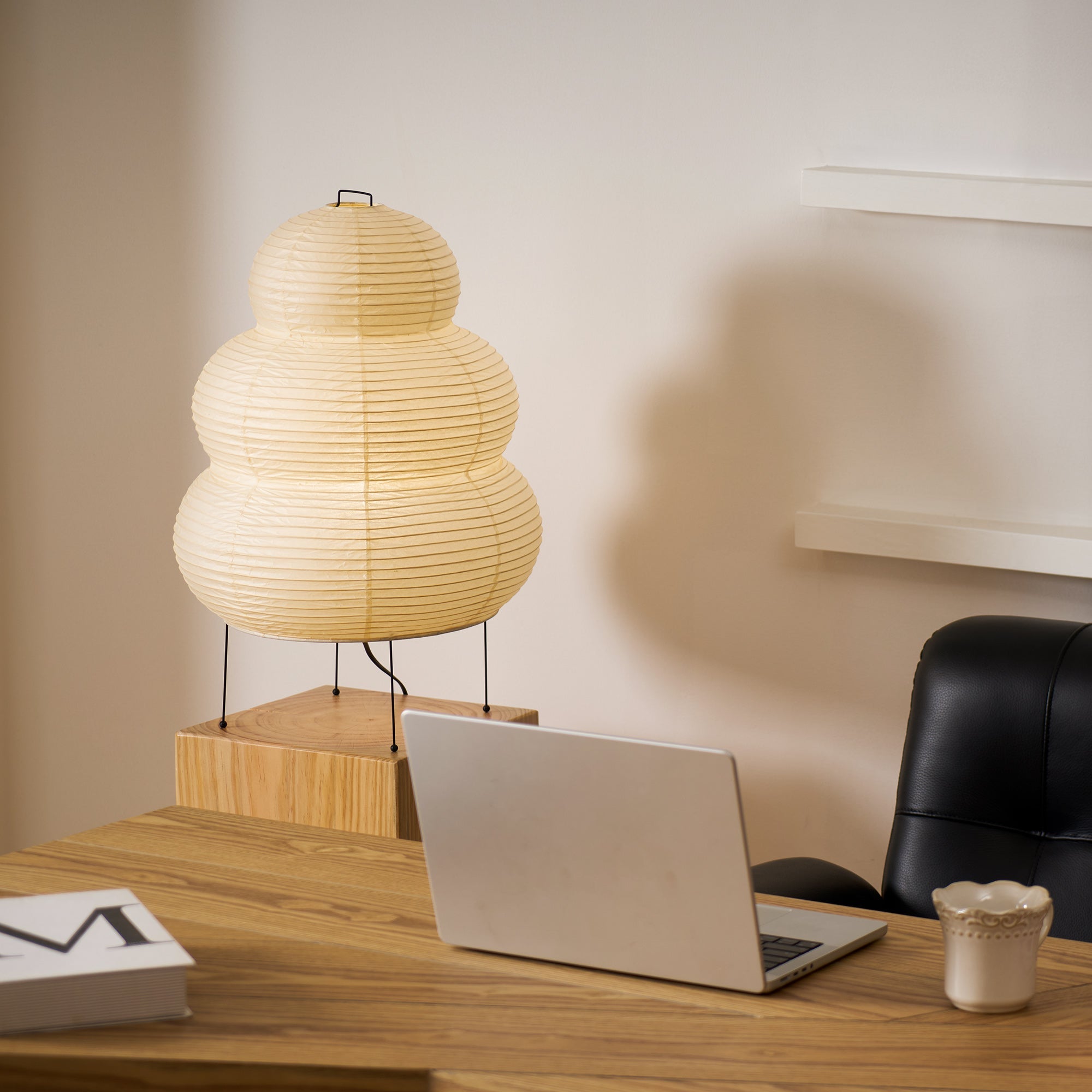 Lampada da Tavolo in Carta di Gelso – Design Giapponese Elegante, Luce Morbida, Dimensioni 26cm x 43cm e 40cm x 58cm