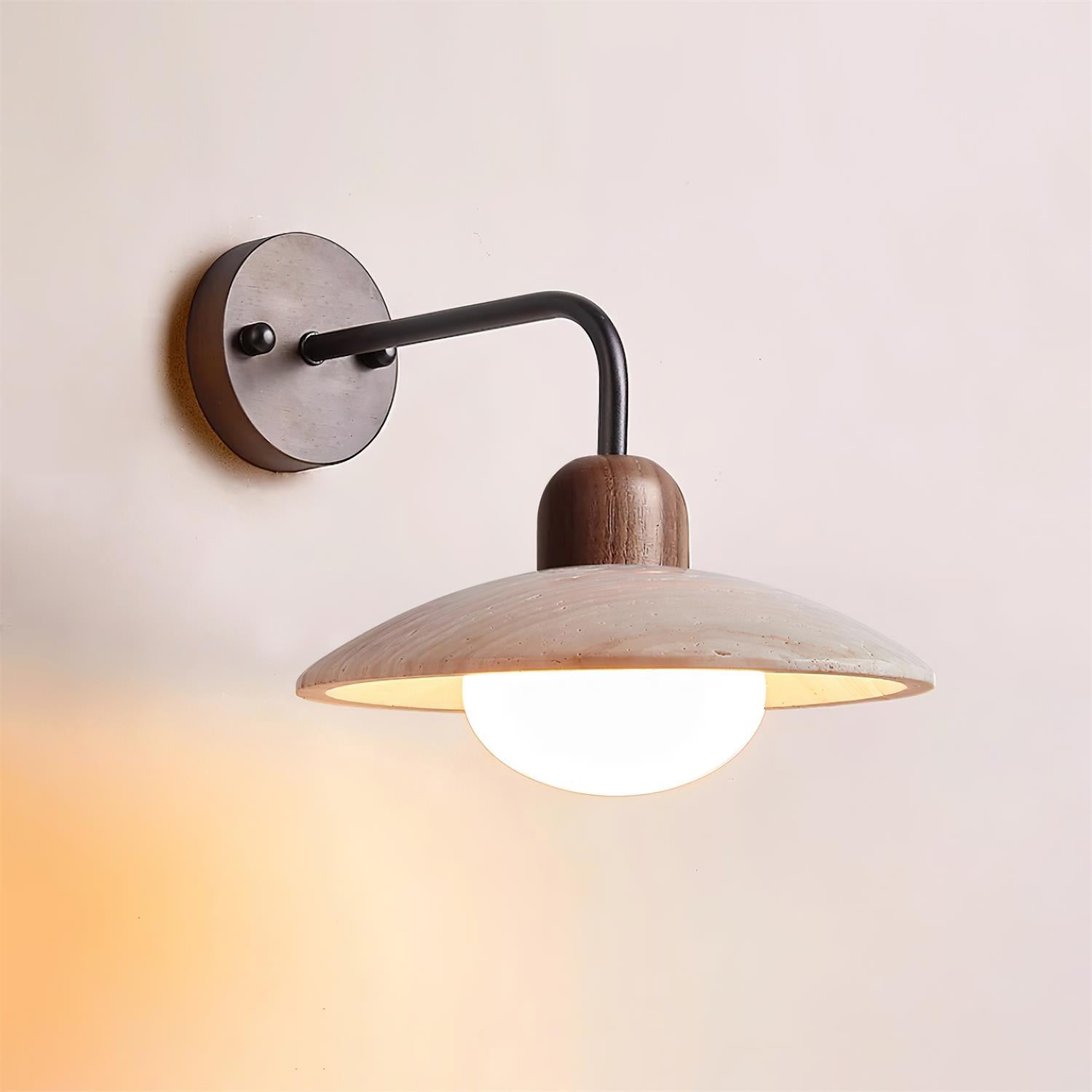 Lampada Da Parete Carolia in Travertino Giallo e Legno, Design Elegante e Moderno