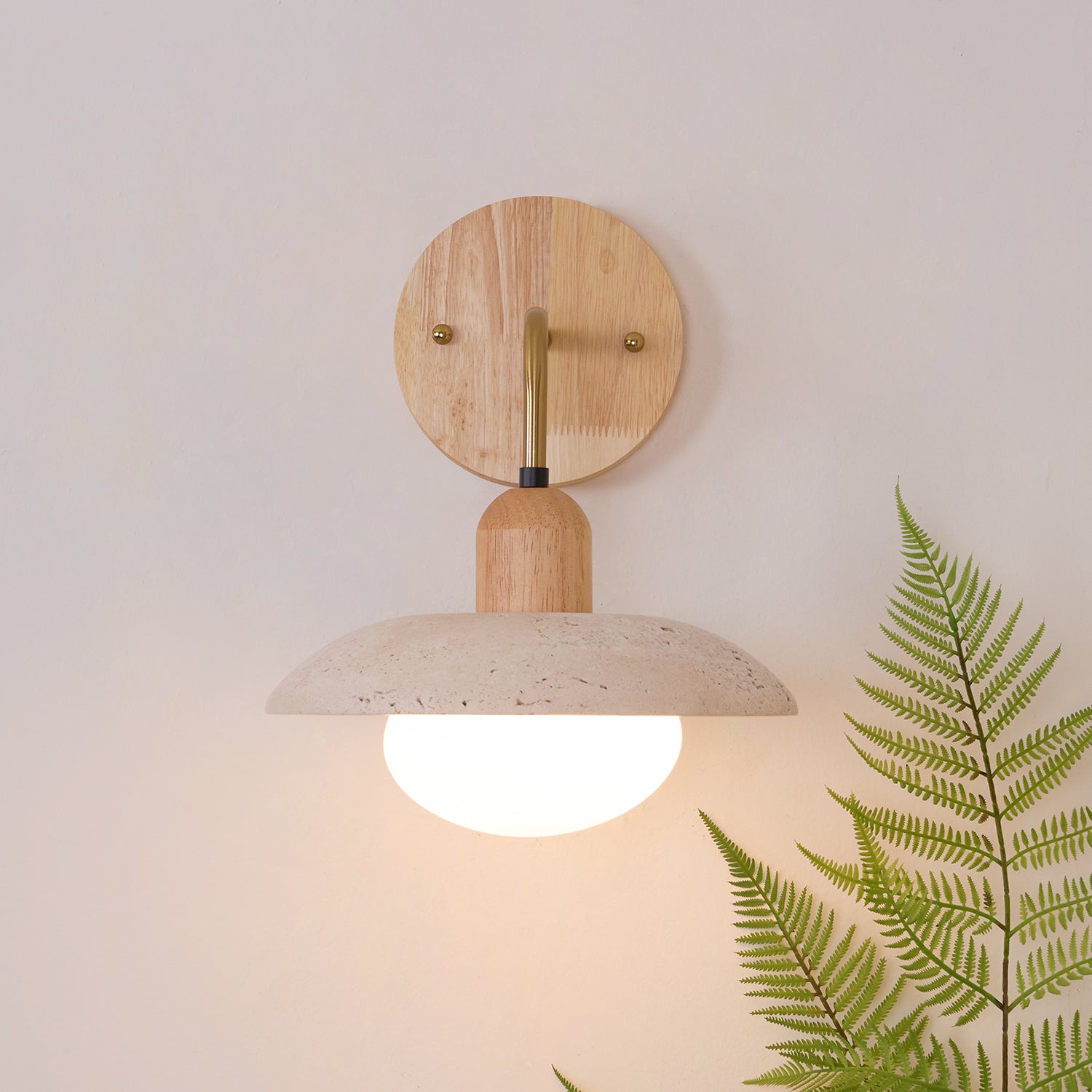 Lampada Da Parete Carolia in Travertino Giallo e Legno, Design Elegante e Moderno