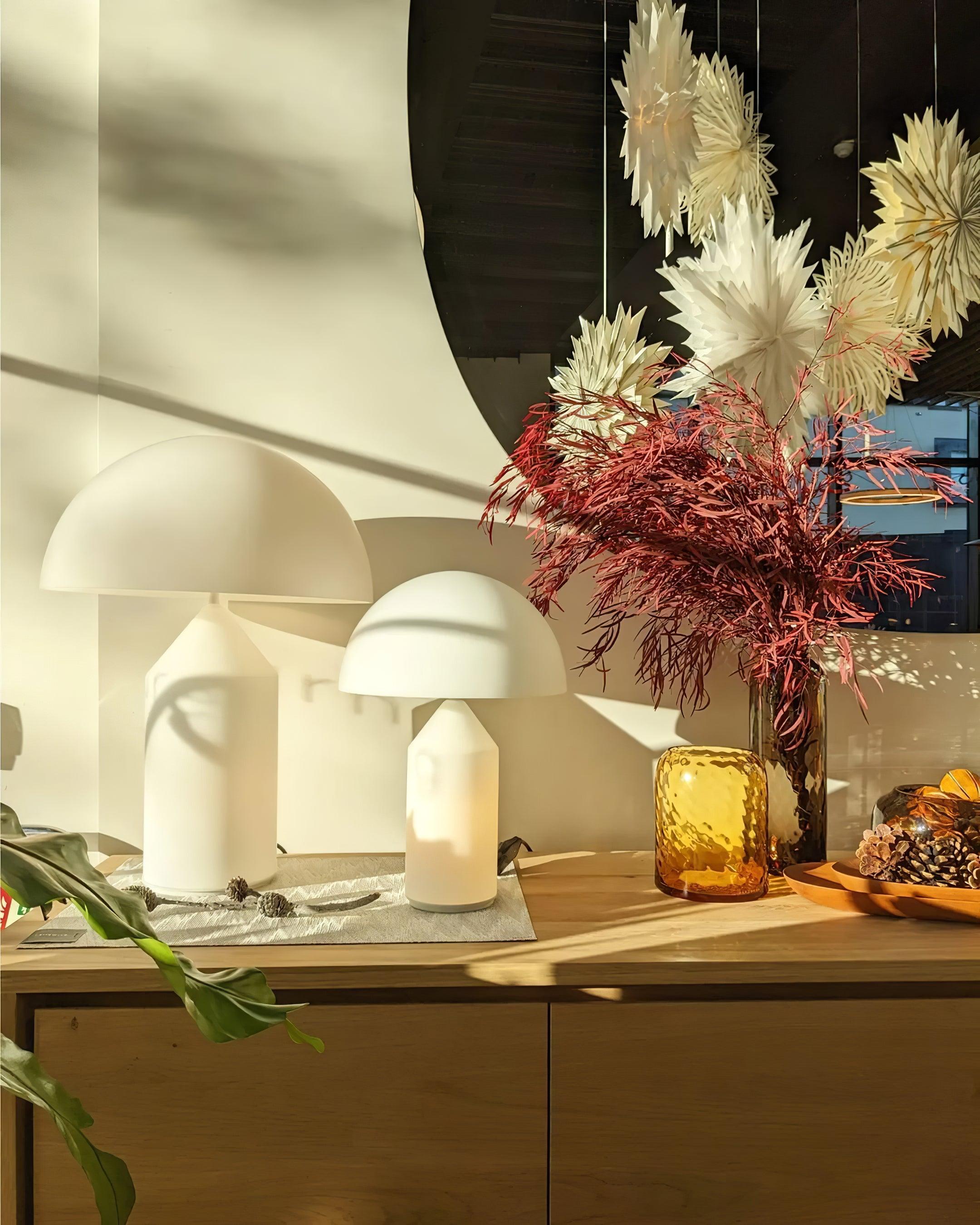 Lampada Da Tavolo Atollo - Design Geometrico in Metallo Elegante per Interni
