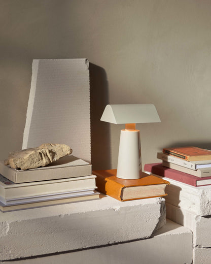Lampada Da Tavolo Caret - Design Moderno con Luce LED e Porta USB Integrata