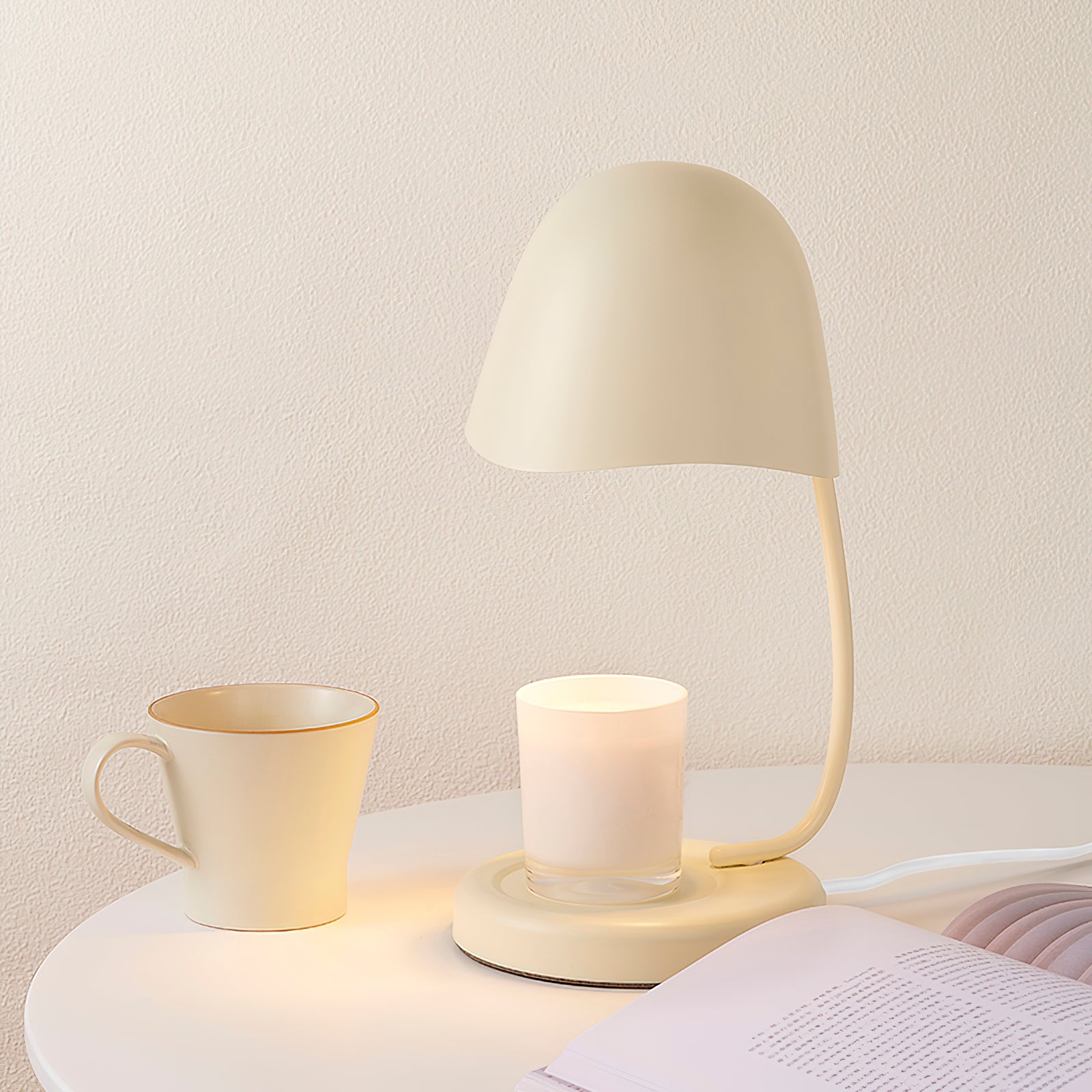 Lampada Riscaldante per Candele in Porcellana con Design Elegante e Finitura Dorata