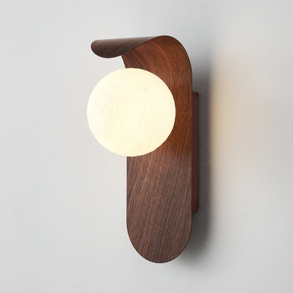 Lampada da Parete Carlyle con Base in Legno e Globo in Acrilico, Design Moderno e Accogliente