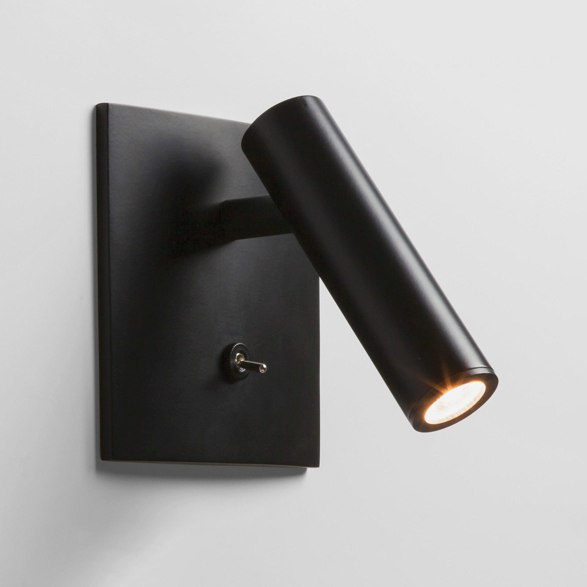 Lampada da Parete Micro Quadrata LED in Alluminio con Interruttore, Design Moderno