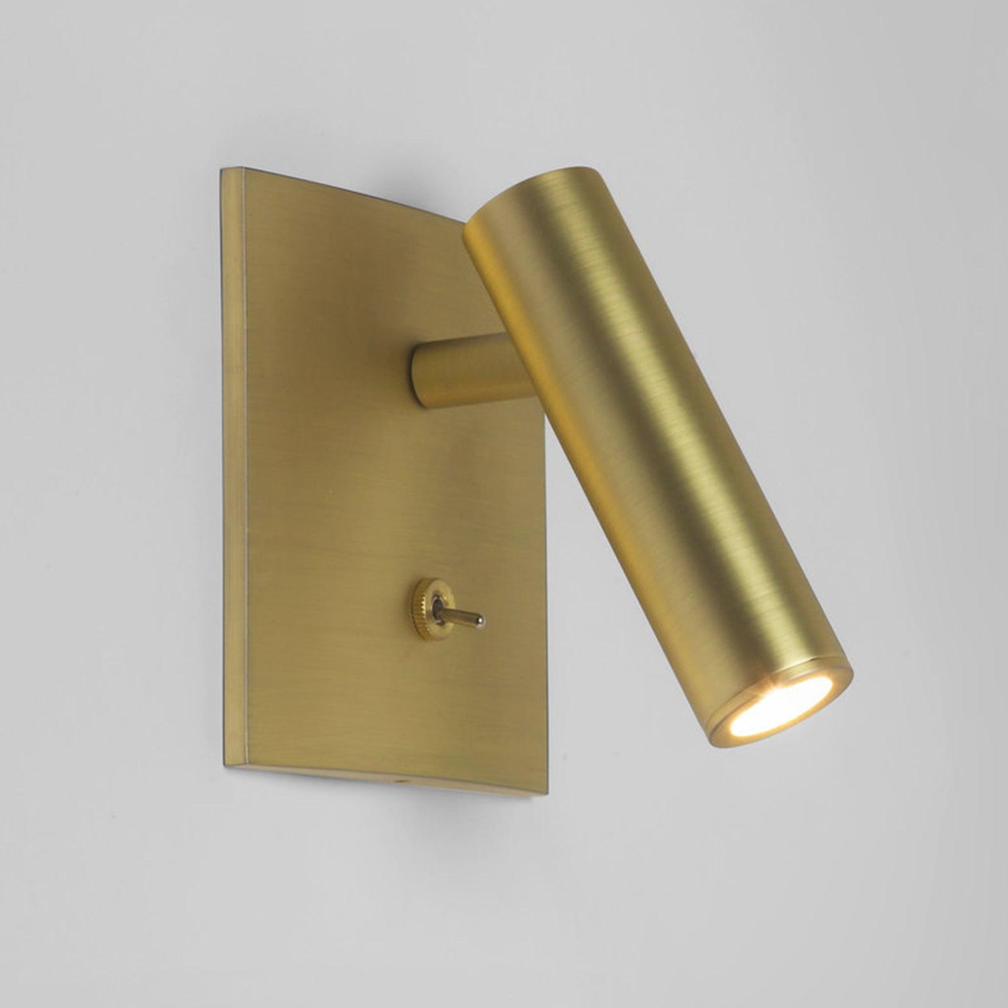 Lampada da Parete Micro Quadrata LED in Alluminio con Interruttore, Design Moderno