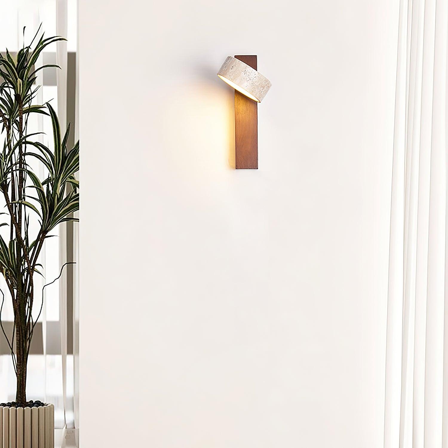 Lampada da Parete Tersus in Travertino Giallo e Legno Elegante per Ambienti Umidi