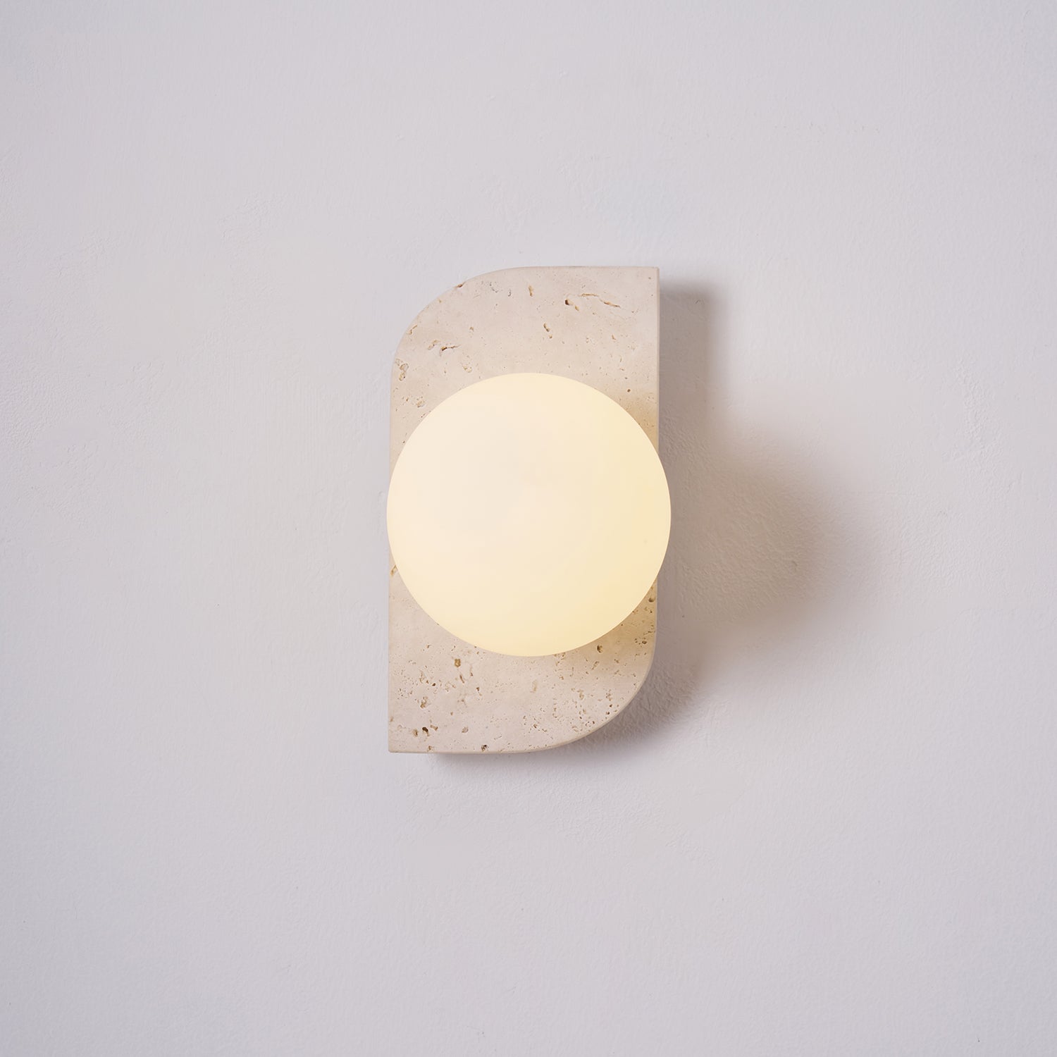 Lampada da Parete in Travertino Neptune - Applique da Parete Elegante e Versatile