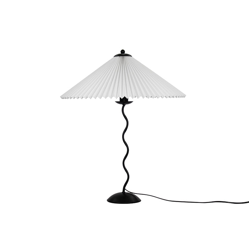Lampada da Tavolo Origami in Stile Nordico con Design Curvo in Metallo e Tessuto – Perfetta per Interni, Ø 43 cm x H 60 cm