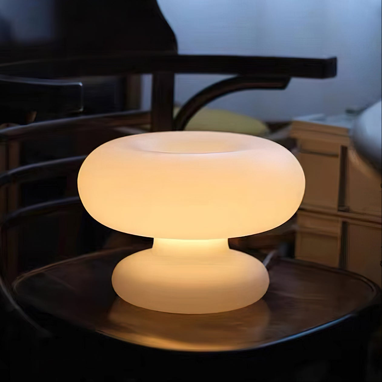 Lampada da Tavolo a Forma di Ciambella in Vetro Satinato – Design Moderno per Illuminazione Interna, Bianco, 28 cm