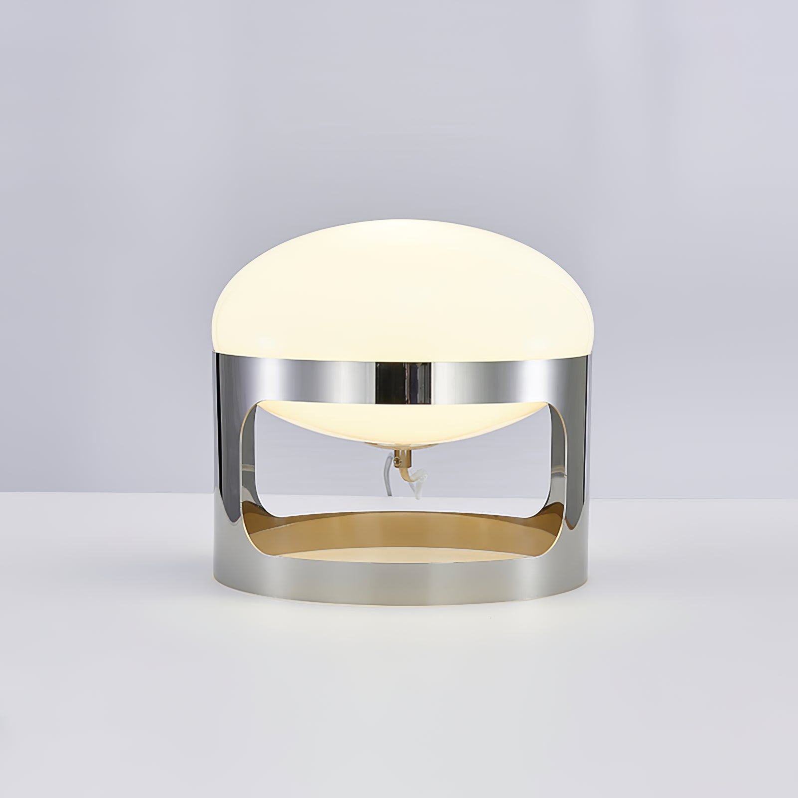 Lampada da Tavolo in Acciaio Inossidabile e Acrilico, Design Medievale, Ø 25 cm x H 24 cm, Colore Argento e Bianco