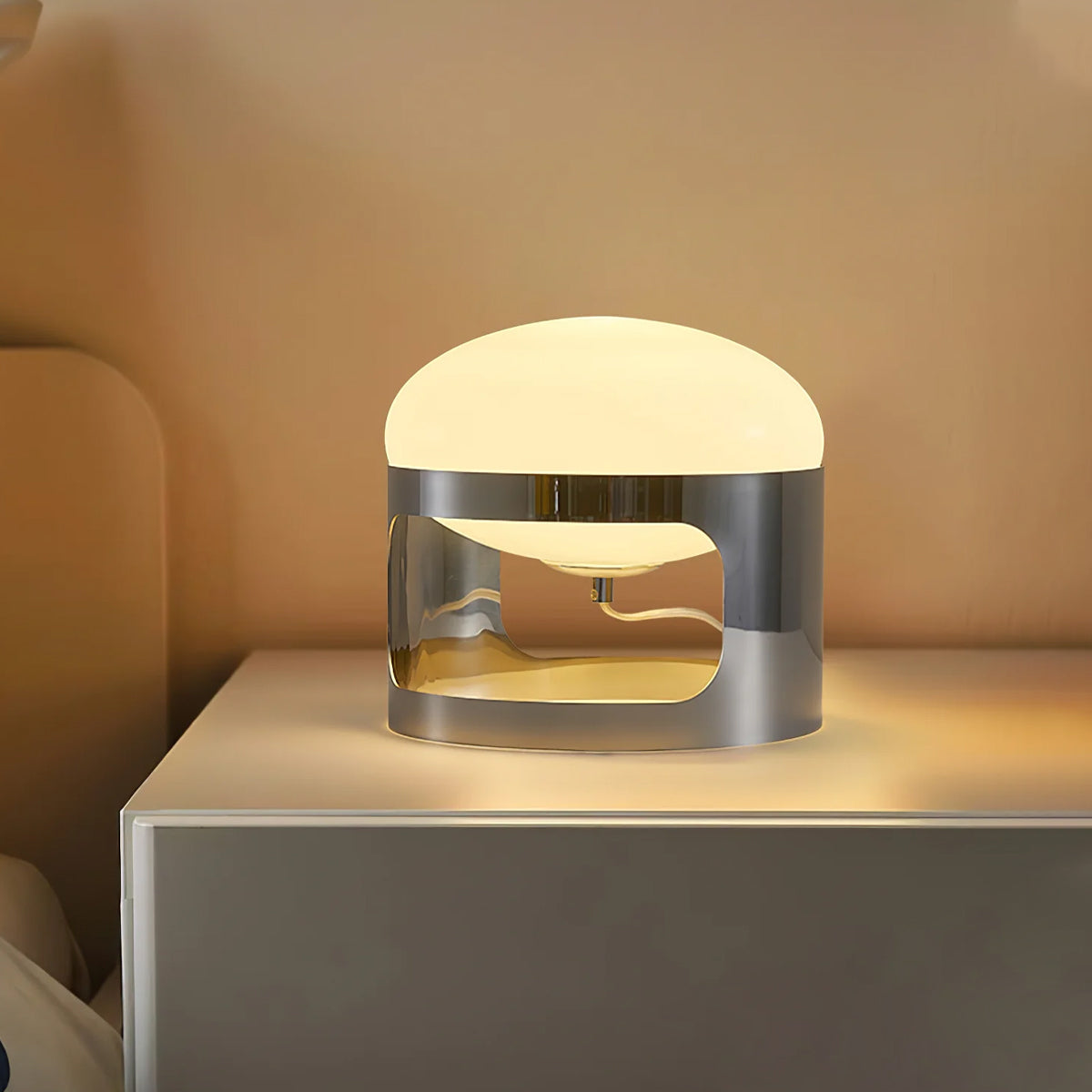 Lampada da Tavolo in Acciaio Inossidabile e Acrilico, Design Medievale, Ø 25 cm x H 24 cm, Colore Argento e Bianco