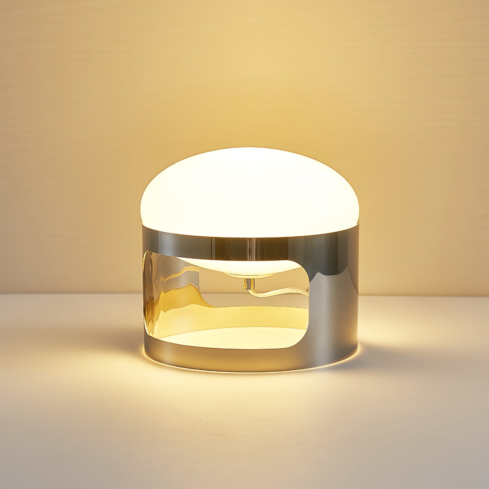 Lampada da Tavolo in Acciaio Inossidabile e Acrilico, Design Medievale, Ø 25 cm x H 24 cm, Colore Argento e Bianco